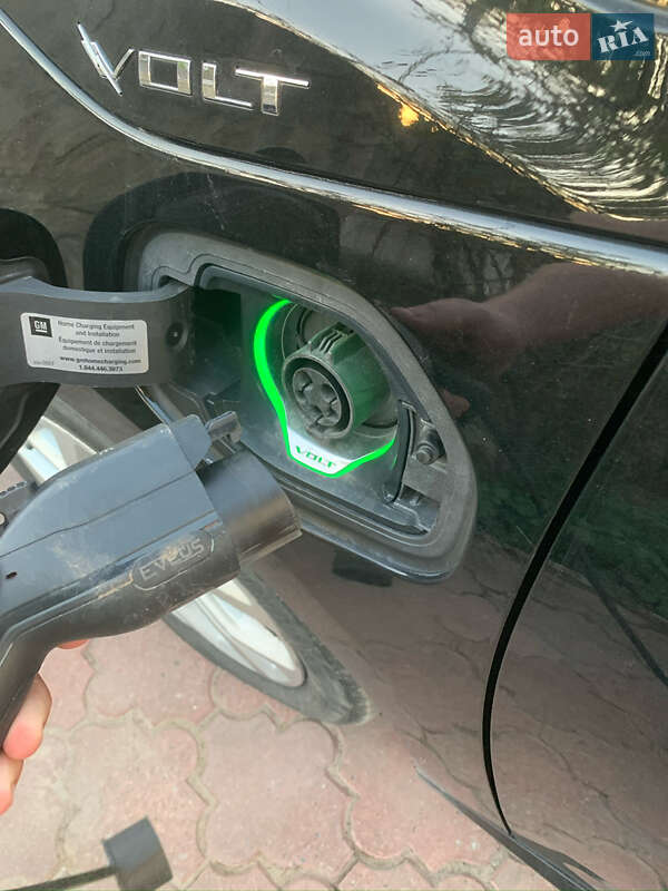 Хетчбек Chevrolet Volt 2016 в Дніпрі
