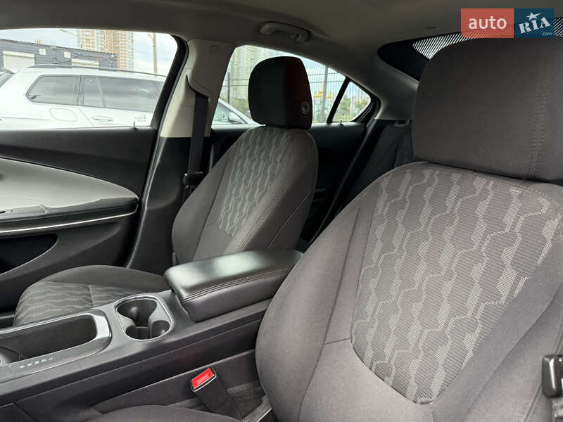 Хетчбек Chevrolet Volt 2015 в Києві
