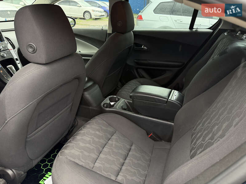Хетчбек Chevrolet Volt 2015 в Києві