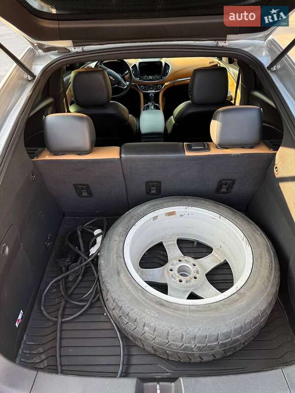Хэтчбек Chevrolet Volt 2015 в Калиновке