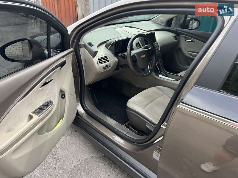 Хэтчбек Chevrolet Volt 2014 в Светловодске