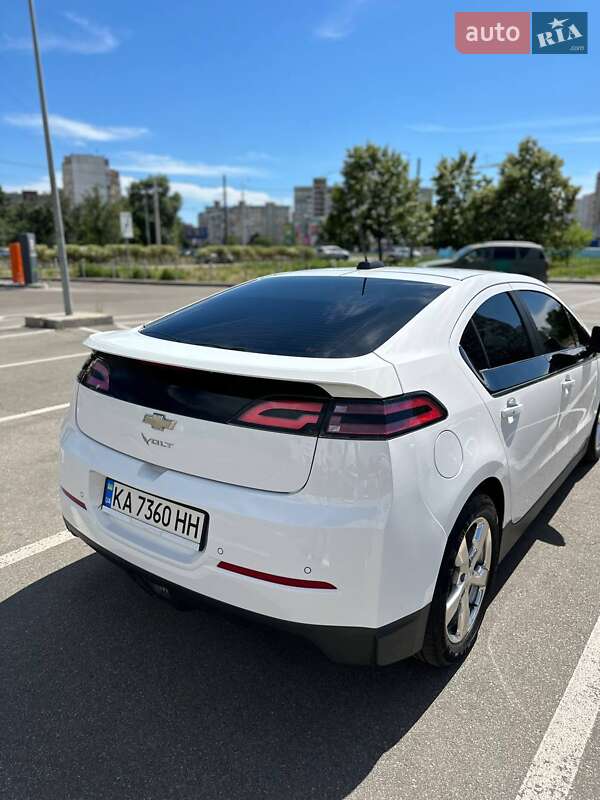 Хэтчбек Chevrolet Volt 2015 в Хмельницком