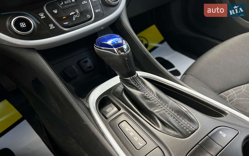 Хэтчбек Chevrolet Volt 2015 в Львове