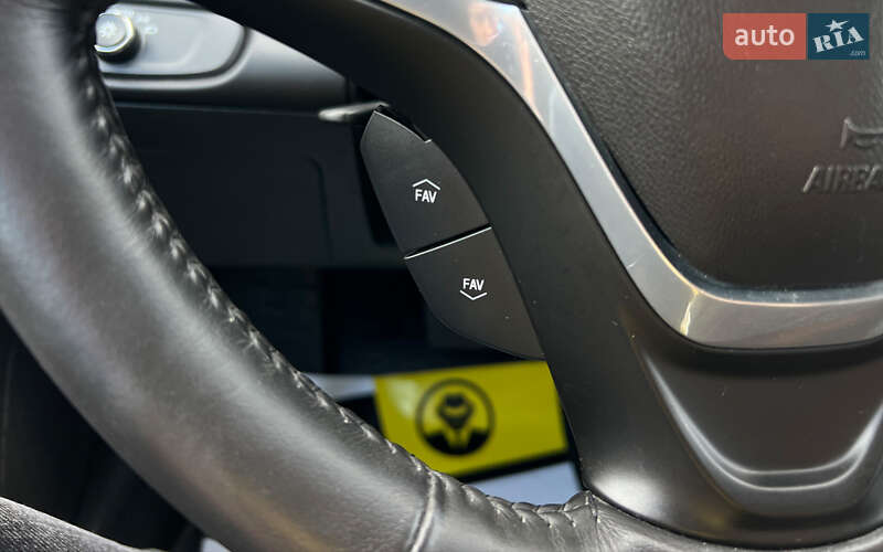 Хэтчбек Chevrolet Volt 2015 в Львове