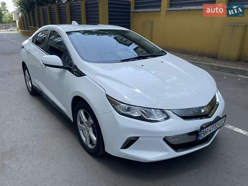 Хэтчбек Chevrolet Volt 2016 в 