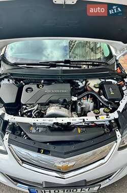 Хэтчбек Chevrolet Volt 2016 в 