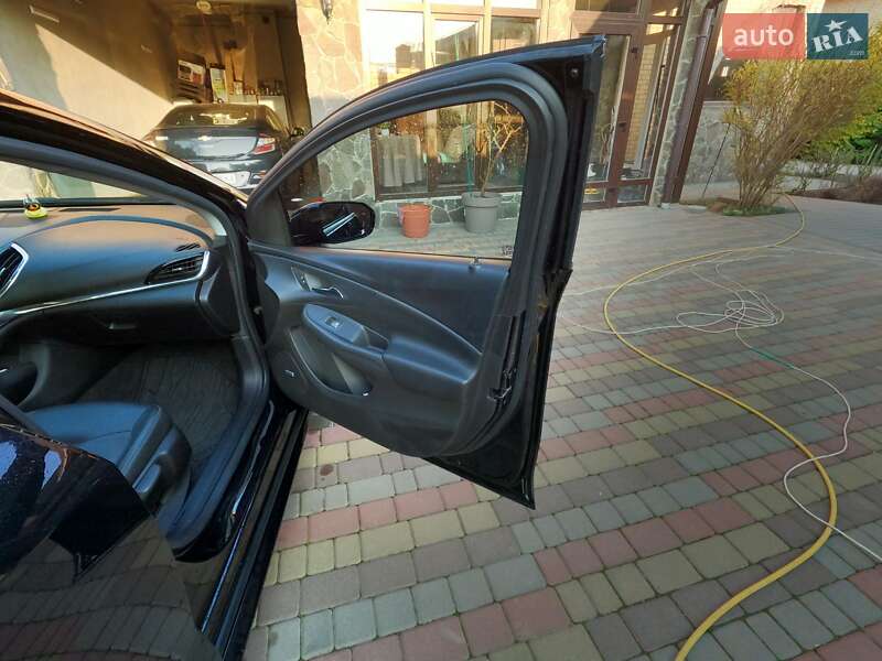 Хэтчбек Chevrolet Volt 2017 в Виннице фото 5 Хэтчбек Chevrolet Volt 2017 в Виннице
