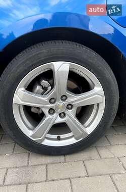Хэтчбек Chevrolet Volt 2016 в 