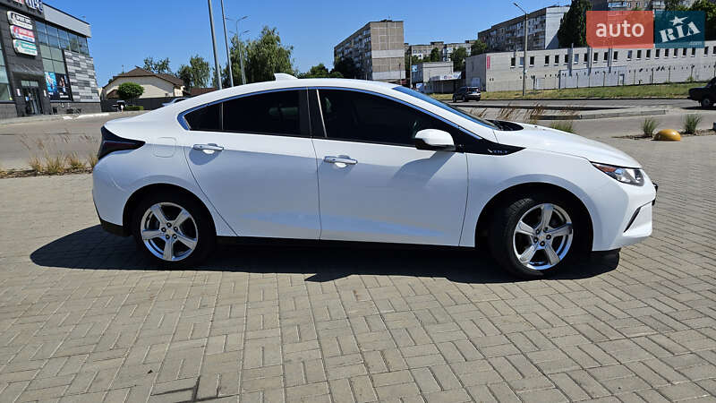 Хэтчбек Chevrolet Volt 2015 в Черкассах