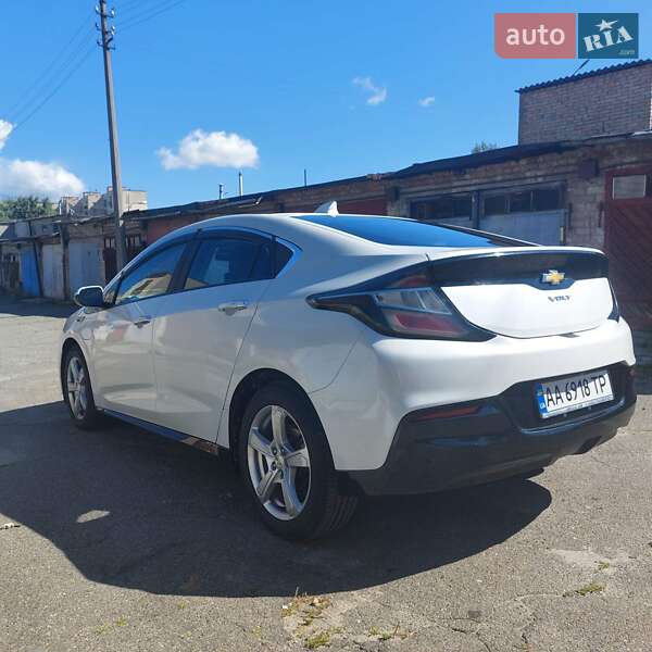 Хэтчбек Chevrolet Volt 2015 в Киеве