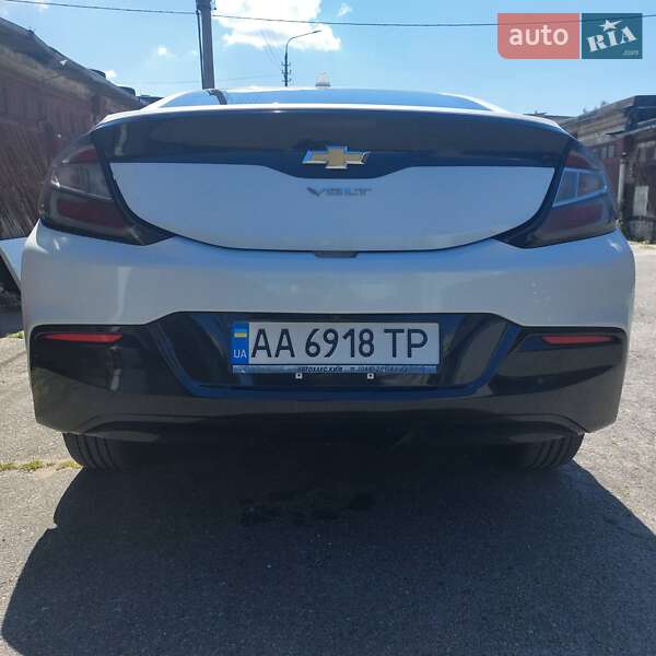 Хэтчбек Chevrolet Volt 2015 в Киеве