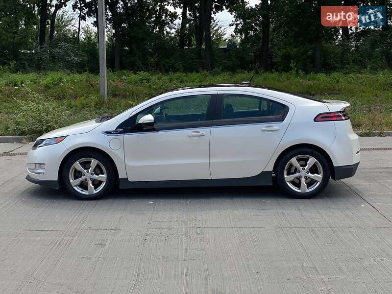 Хэтчбек Chevrolet Volt 2012 в Киеве