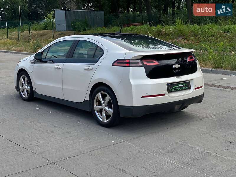 Хэтчбек Chevrolet Volt 2012 в Киеве