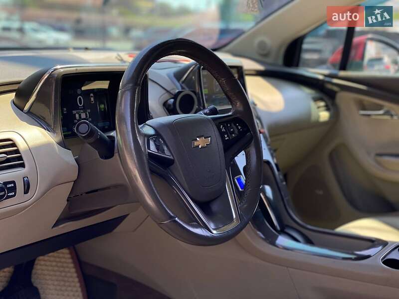 Хэтчбек Chevrolet Volt 2012 в Днепре