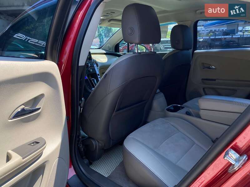 Хэтчбек Chevrolet Volt 2012 в Днепре
