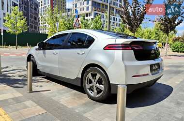 Хэтчбек Chevrolet Volt 2010 в 