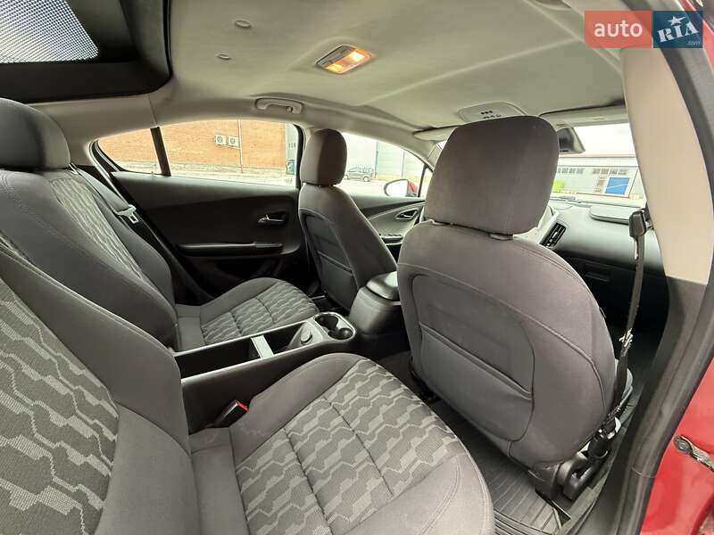 Хэтчбек Chevrolet Volt 2013 в Львове