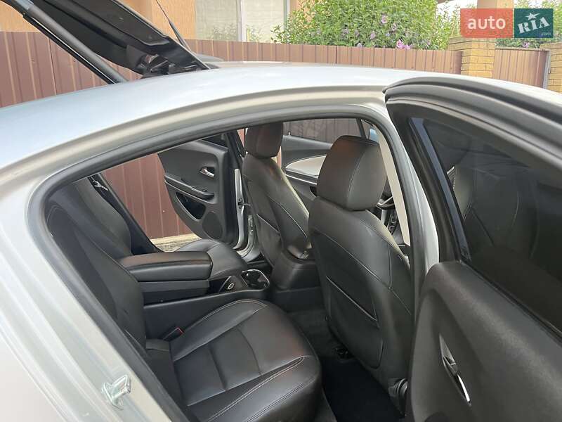 Хэтчбек Chevrolet Volt 2013 в Никополе