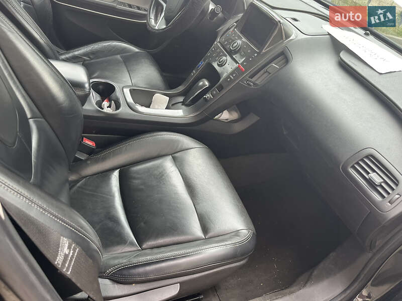 Хэтчбек Chevrolet Volt 2010 в Львове