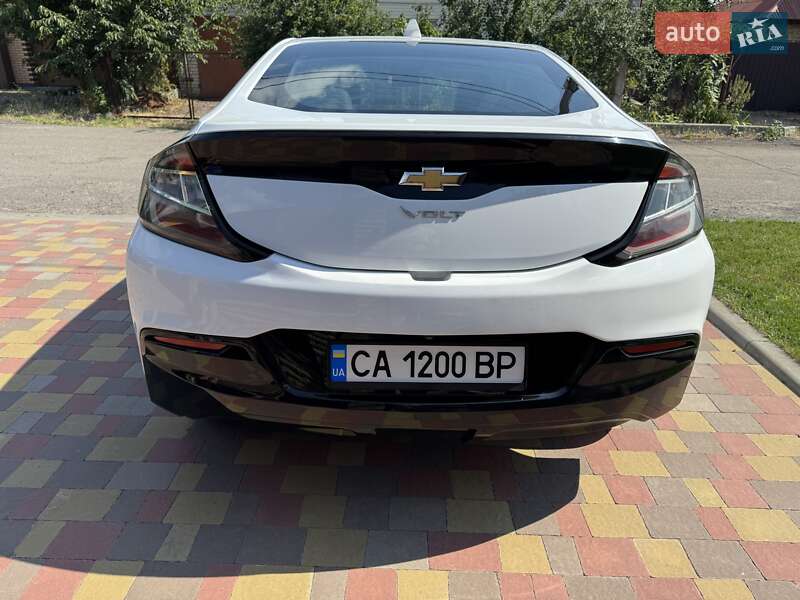 Хэтчбек Chevrolet Volt 2015 в Черкассах