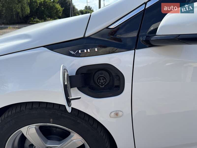 Хэтчбек Chevrolet Volt 2015 в Черкассах