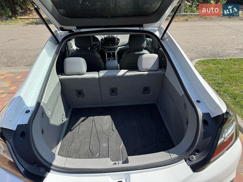 Хэтчбек Chevrolet Volt 2015 в Черкассах