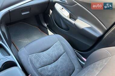 Хэтчбек Chevrolet Volt 2017 в 