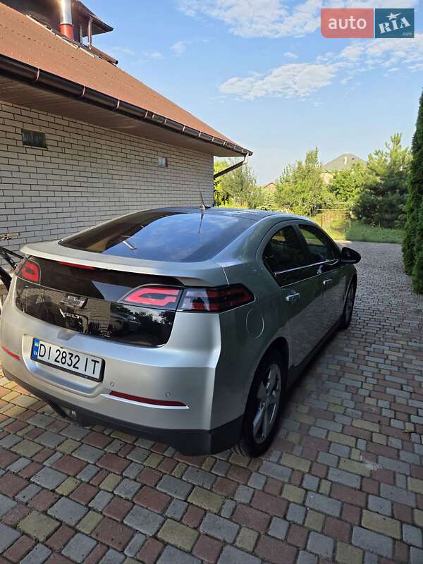 Хэтчбек Chevrolet Volt 2012 в Киеве