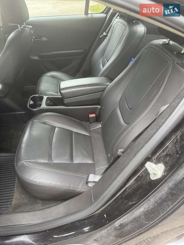 Хэтчбек Chevrolet Volt 2012 в Тернополе