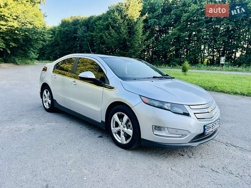 Хэтчбек Chevrolet Volt 2011 в Деражне