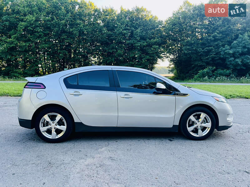 Хэтчбек Chevrolet Volt 2011 в Деражне