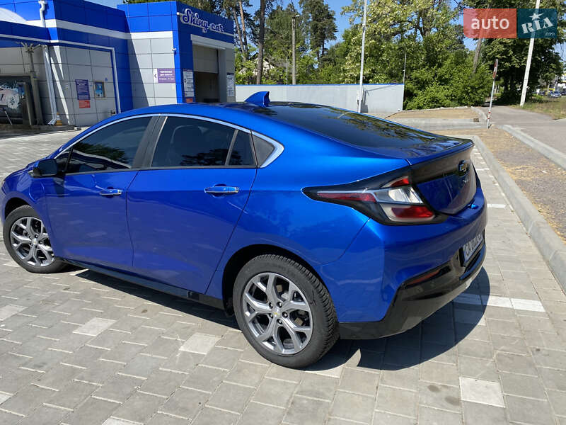 Хэтчбек Chevrolet Volt 2015 в Черкассах