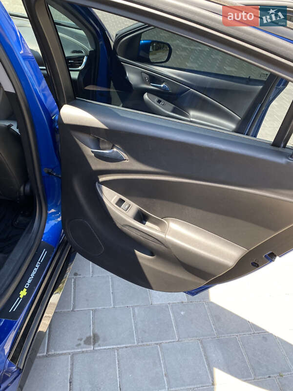 Хэтчбек Chevrolet Volt 2015 в Черкассах