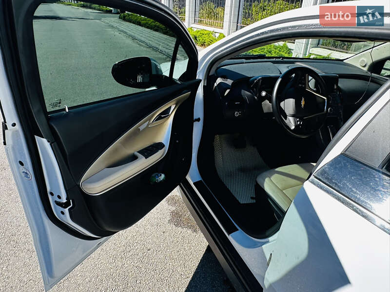 Хэтчбек Chevrolet Volt 2012 в Виннице