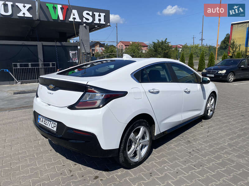 Хетчбек Chevrolet Volt 2016 в Львові