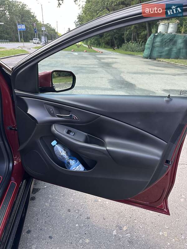 Хэтчбек Chevrolet Volt 2016 в Киеве