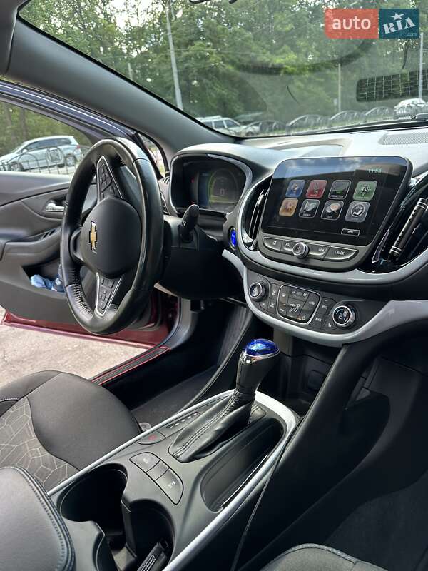 Хэтчбек Chevrolet Volt 2016 в Киеве
