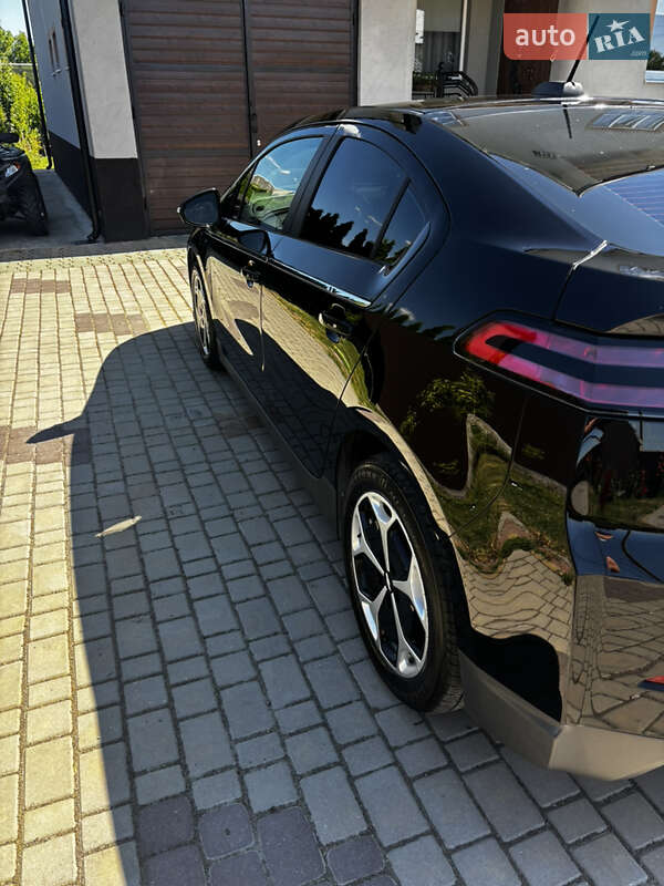 Хэтчбек Chevrolet Volt 2015 в Ивано-Франковске