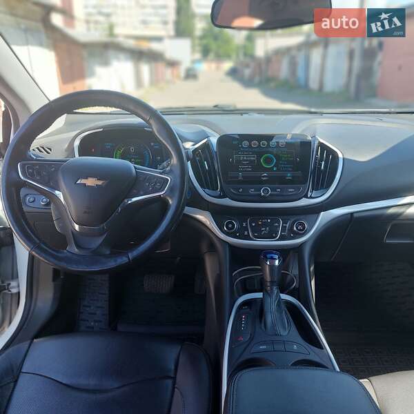 Хэтчбек Chevrolet Volt 2015 в Киеве