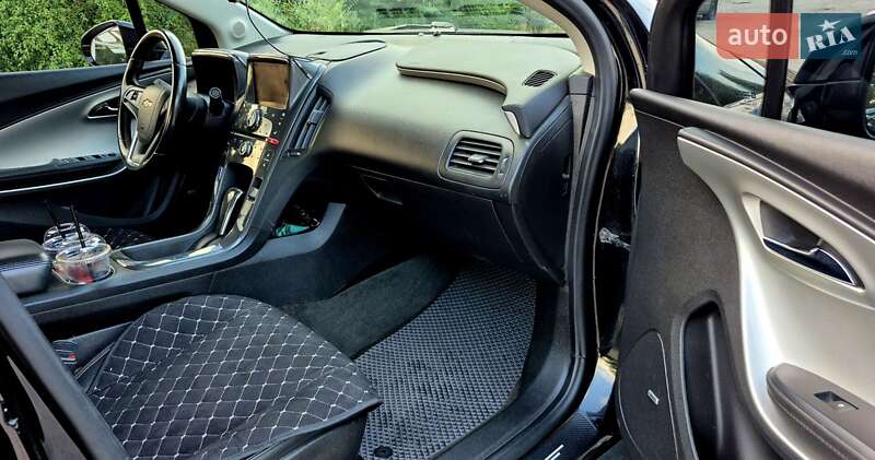 Хэтчбек Chevrolet Volt 2013 в Запорожье