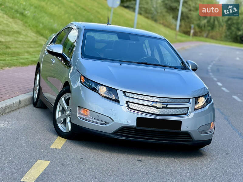 Хэтчбек Chevrolet Volt 2011 в Киеве