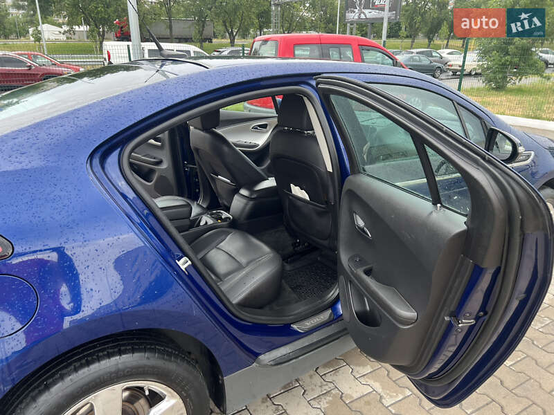 Хэтчбек Chevrolet Volt 2013 в Киеве