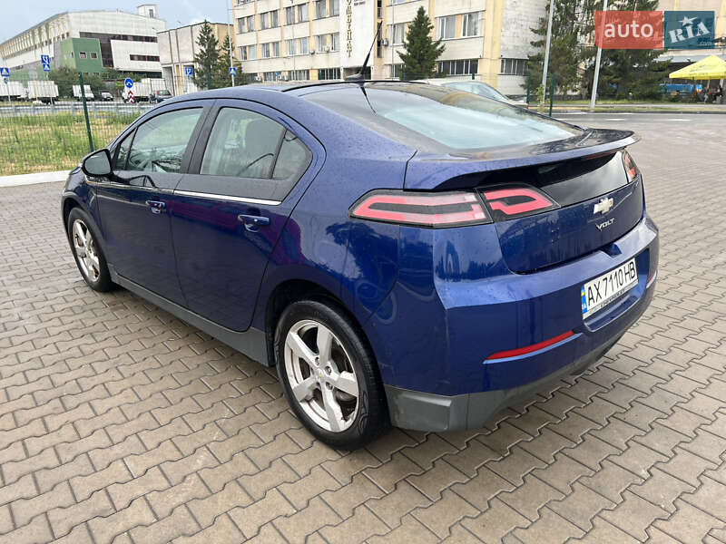 Хэтчбек Chevrolet Volt 2013 в Киеве