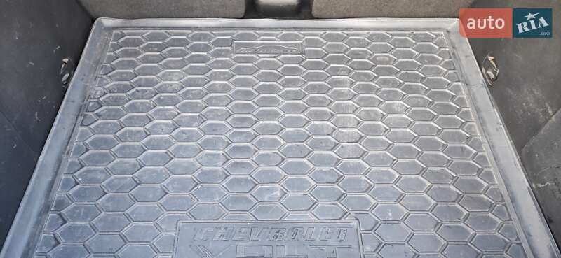 Хэтчбек Chevrolet Volt 2014 в Тернополе