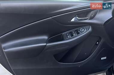 Хэтчбек Chevrolet Volt 2016 в 