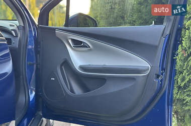 Хэтчбек Chevrolet Volt 2012 в 