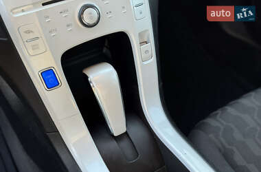 Хэтчбек Chevrolet Volt 2012 в 