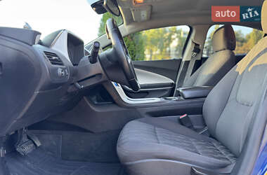 Хэтчбек Chevrolet Volt 2012 в 