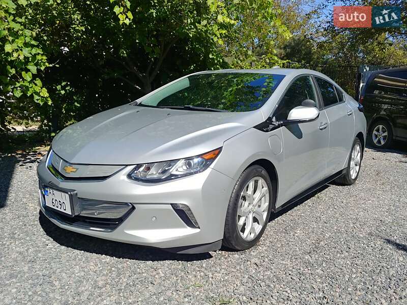 Хэтчбек Chevrolet Volt 2016 в 