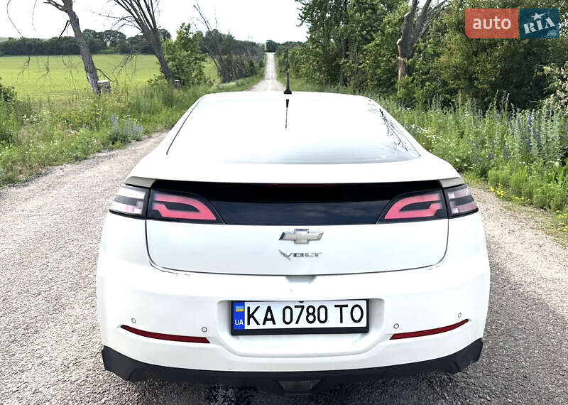 Хэтчбек Chevrolet Volt 2013 в Киеве